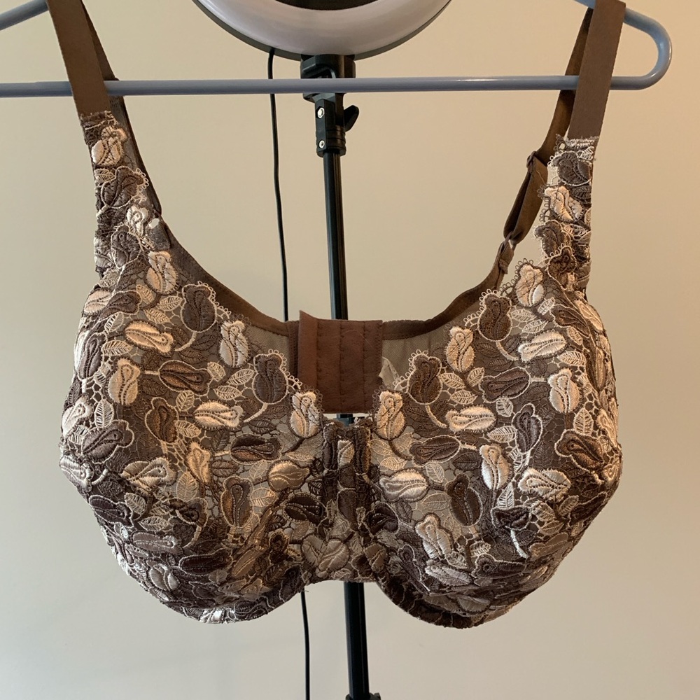 R10 40 DDD Lace lined Luxury Bra